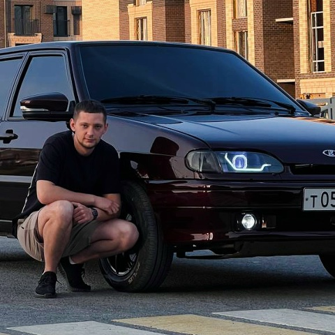 Роман Сахаров